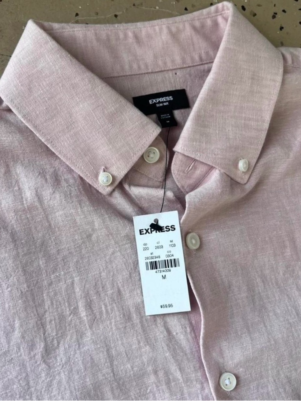 Express Men’s Button-Down Shirt in Pale Pink